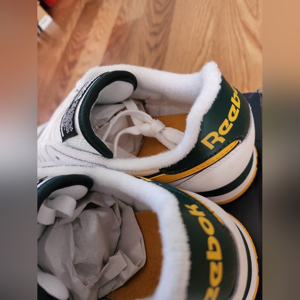 SOLD Reebok Classic Leather White/Fierce Gold/Collegiate Green - Picture 15 of 17